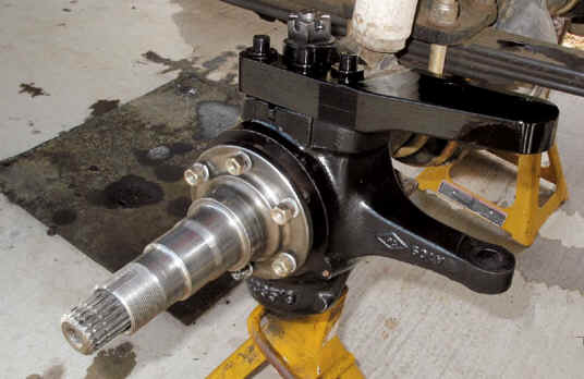 thumbnail image 2 of Spicer Dana 44 Front Right Knuckle – 1974-1979 Dodge 3/4 Ton 8-Lug 4x4 (Passenger Side) 2 of 6